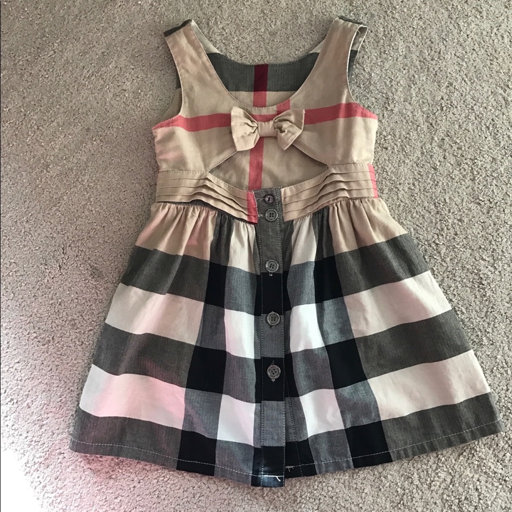 Beautiful Dress 💞 - Picture 2 of 2